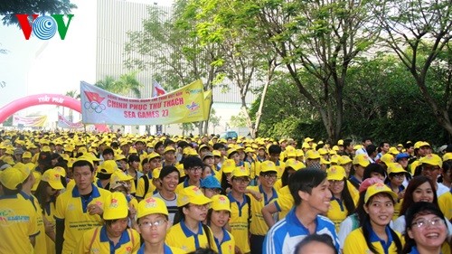 Hơn 5.000 người dự lễ xuất quân đoàn thể thao Việt Nam dự SEA Games 27 - ảnh 2